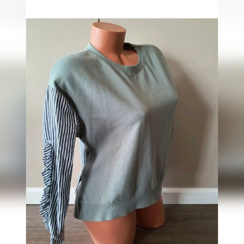 Women's Charmed Hearts Striped Open Ruffle Sleeve Knit Top Sweater M